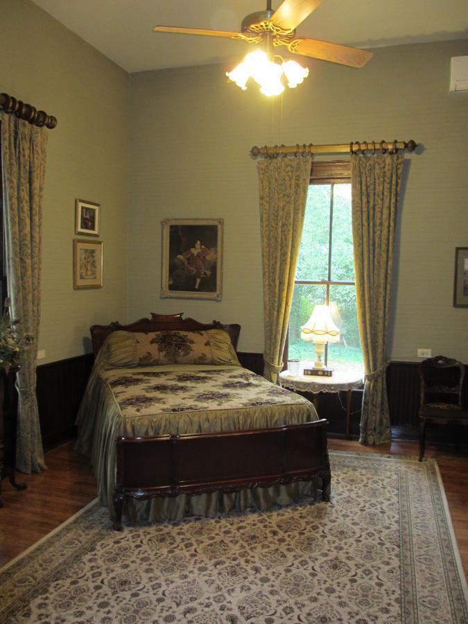 Adair Manor Bed & Breakfast Adairsville Dış mekan fotoğraf